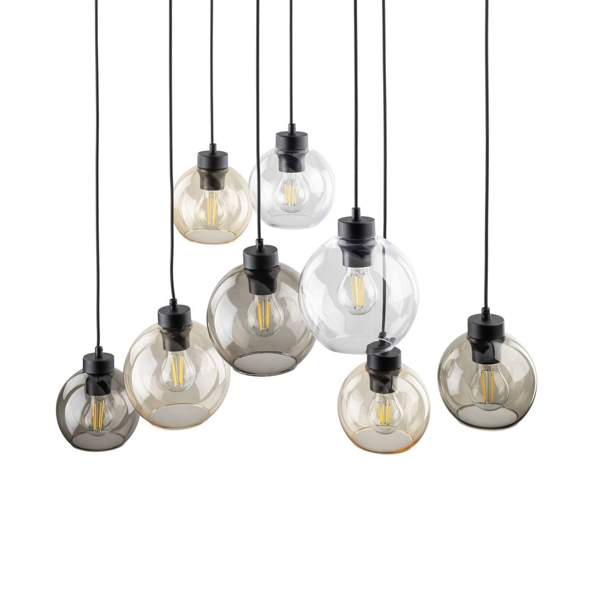 Lampa wisząca Cubus z 8 szklanymi kloszami w różnych odcieniach (przezroczyste, szare, brązowe) zawieszonymi na czarnych przewodach. Klosze mają okrągły kształt, a każdy z nich mieści żarówkę E27. Produkt w nowoczesnym stylu, idealny do aranżacji wnętrz.