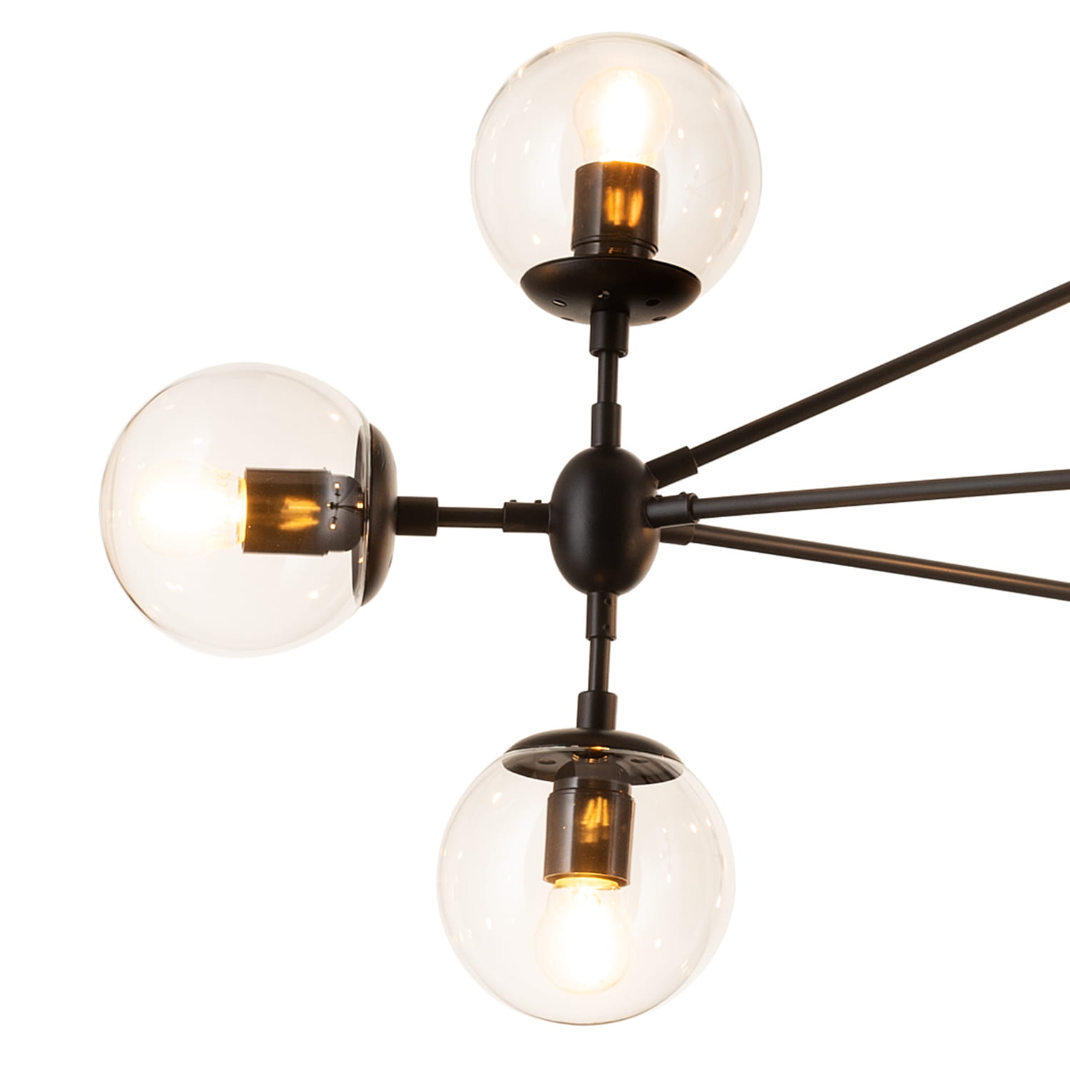 Lampa wisząca Astrifero z pięcioma oprawami E27, czarna konstrukcja z metalowymi detalami. Szklane klosze w kształcie kul, transparentne. Ujęcie z dołu, ukazujące rozmieszczenie źródeł światła.