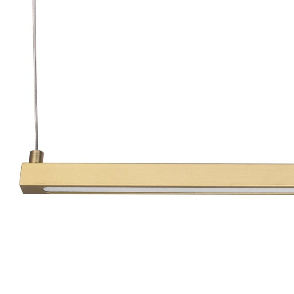 Lampa wisząca Beam 80 w kolorze złotym, o prostokątnym kształcie. Wyposażona w dwa źródła światła LED 8W, o temperaturze barwowej 3000K. Zawieszona na cienkim przewodzie, z widocznym elementem mocującym.