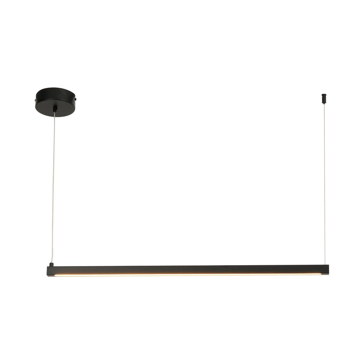 Lampa wisząca Beam 80 w kolorze czarnym z dwoma źródłami LED o mocy 8W i temperaturze barwowej 3000K. Prosty, prostokątny kształt, zawieszona na cienkich linkach z metalowym mocowaniem do sufitu.