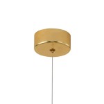 Lampa wisząca Bee w kolorze złotym, z metalowym, okrągłym kloszem o połyskliwej powierzchni. Ujęcie z góry, pokazujące mocowanie i cienki przewód. Produkt przeznaczony do zastosowania z dwoma źródłami światła LED 4W.