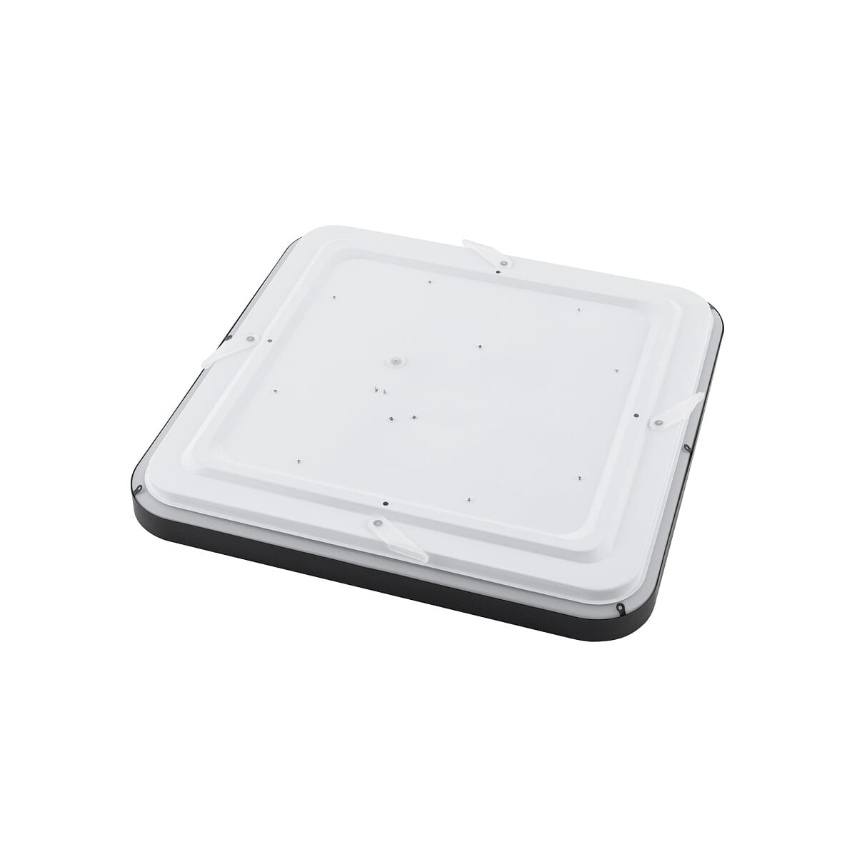 Plafon Agnes Square LED w kolorze czarnym, o wymiarach kwadratowych 43,5 cm, z białą osłoną. Posiada klasę ochrony IP44, moc 32W i temperaturę barwową 4000K. Ujęcie z boku, widoczne elementy montażowe.