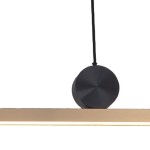 Lampa wisząca Boogie z dwoma źródłami LED o mocy 32W, w kolorze złotym z czarnym detalem. Zawieszona na cienkim kablu, z okrągłą, czarną podsufitką. Prosty, nowoczesny design, idealna do minimalistycznych wnętrz.