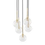 Lampa wisząca Nilos z pięcioma przezroczystymi kulami na czarnych przewodach, z metalowymi, złotymi mocowaniami. Kule mają gładką powierzchnię, a całość zawieszona jest w formie asymetrycznego układu. Idealna do nowoczesnych wnętrz.