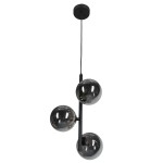 Lampa wisząca Estera z trzema kulistymi kloszami w kolorze czarnym i grafitowym, zawieszona na cienkim przewodzie. Klosze mają połyskującą, szklaną powierzchnię, a całość ma nowoczesny, minimalistyczny design.