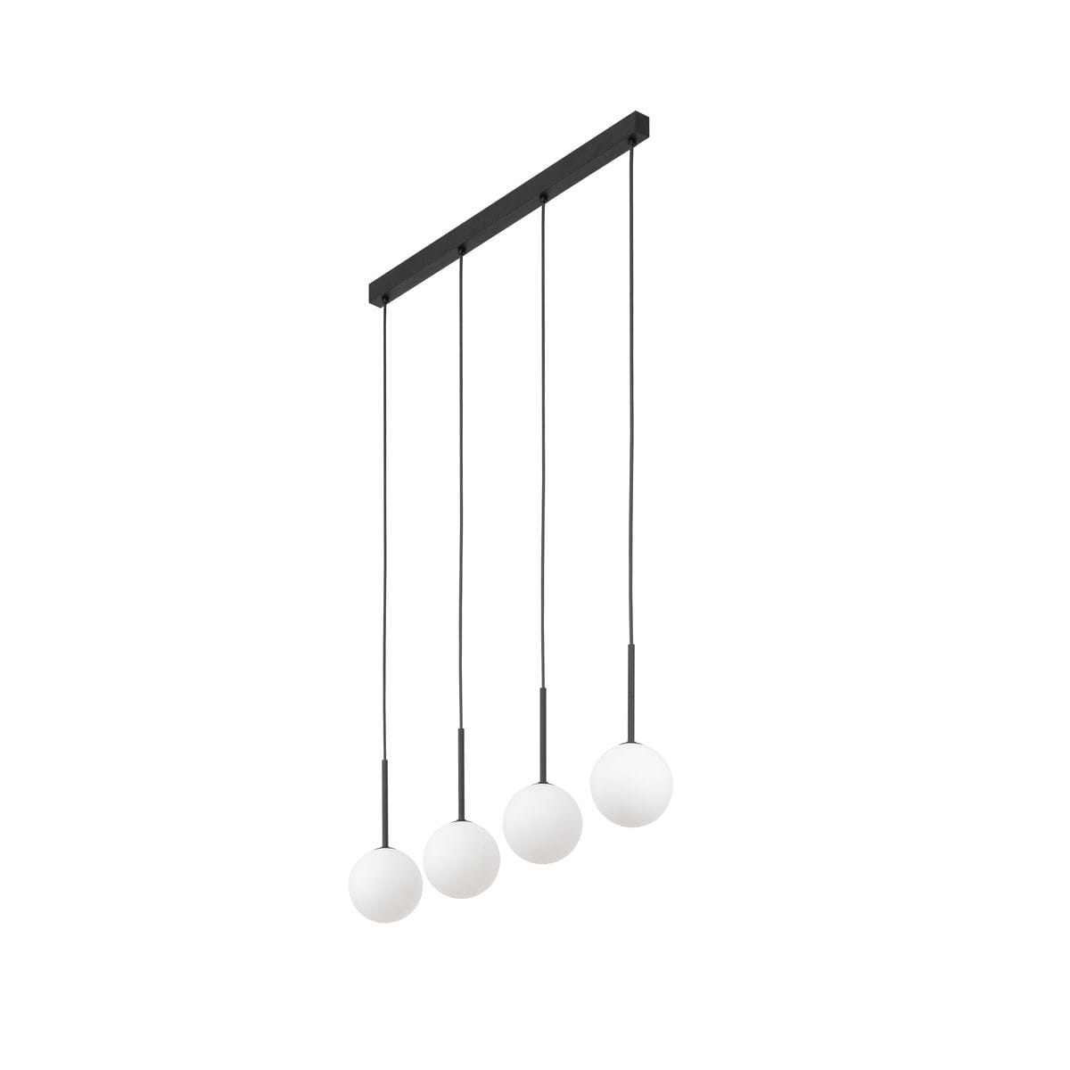 Lampa wisząca Martin z czarnym metalowym stelażem, zawierająca cztery białe kuliste klosze. Produkt zawieszony na długich kablach, prezentowany z przodu na jednolitym tle. Idealna do nowoczesnych wnętrz.