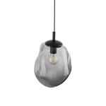 Lampa wisząca Sol D25 z żarówką E27 w czarnej i grafitowej kolorystyce. Szklany klosz o organicznym kształcie, zawieszony na cienkim przewodzie. Widoczna żarówka w środku. Idealna do nowoczesnych wnętrz.