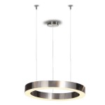Lampa wisząca Circle D40 w kolorze niklowym, okrągła, z podświetleniem LED. Zawieszona na dwóch cienkich linkach, z okrągłym mocowaniem sufitowym. Posiada pilot do zdalnego sterowania.