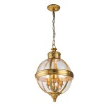 Lampa wisząca Adams w kolorze mosiądzu, z trzema źródłami światła E14, o okrągłym kształcie z przezroczystym kloszem. Zawieszona na łańcuchu, ze zdobionym mocowaniem sufitowym, prezentuje elegancki styl.