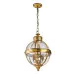Lampa wisząca Adams w kolorze mosiądzu, z przezroczystym kloszem w kształcie kuli. Zawieszona na łańcuchu, z trzema oprawami E14. Detale dekoracyjne na górze i podstawie. Wysoka jakość wykonania, elegancki design.