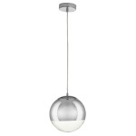 Lampa wisząca Flash D20 z chromowanym wykończeniem. Okrągła, szklana kula z białą dolną częścią, zawieszona na cienkim przewodzie. Montaż sufitowy, minimalistyczny design, idealna do nowoczesnych wnętrz. Wymaga żarówki E27.