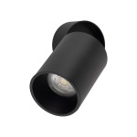 Czarna lampa sufitowa typu spot z jedną oprawą na żarówkę GU10. Produkt ma cylindryczny kształt i matową powierzchnię. Widoczny detal to soczewka wewnętrzna lampy, umieszczona pod kątem. Lampa zamontowana w pozycji poziomej.
