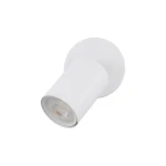 Biała lampa sufitowa typu spot z oprawą na jedną żarówkę GU10. Produkt widoczny pod kątem, z cylindrycznym korpusem i okrągłą podstawą. Prosty, nowoczesny design, idealny do oświetlenia wnętrz.