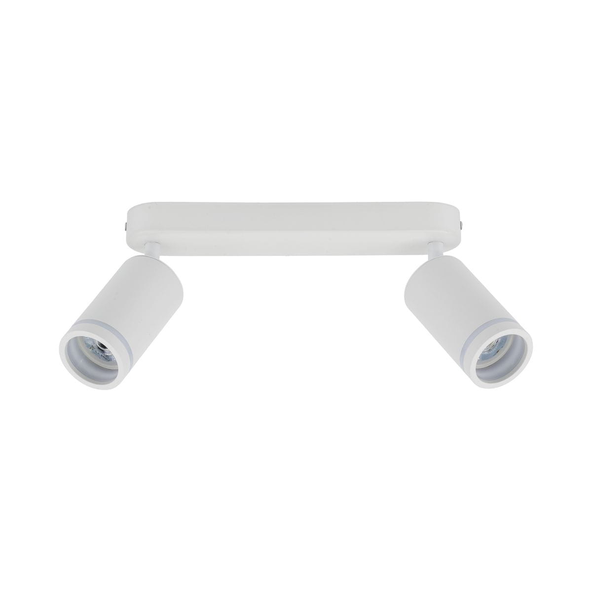 Lampa sufitowa Jet w kolorze białym z dwoma punktami świetlnymi GU10. Ułożona poziomo, z cylindrycznymi kloszami, każdy z możliwością regulacji. Prosta, minimalistyczna konstrukcja na prostokątnej podstawie. Tło jednolite, jasne.