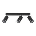 Czarna lampa sufitowa Jet z trzema reflektorami GU10, zamontowana na prostokątnej podstawie. Reflektory mają cylindryczny kształt, skierowane są w różnych kierunkach, co umożliwia regulację oświetlenia. Tło białe, minimalistyczne.