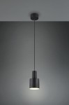 Czarna lampa wisząca Agudo z jednym gniazdem E27, o cylindrycznym kształcie. Zawieszona na cienkim przewodzie, z matową powierzchnią. Oświetlenie skierowane w dół, montowana do sufitu na jednolitym tle.