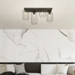 Lampa sufitowa Barn 4BL w kolorze czarnym, z czterema kloszami w formie siatki, montowana na prostokątnej podstawie. Widoczne żarówki E27. Umieszczona w nowoczesnym wnętrzu z marmurową ścianą i kanapą.