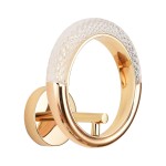 Kinkiet Jewel 1xLED/5W w kolorze różowego złota z transparentnym, diamentowym kloszem. Ułożony w pionie, z okrągłym metalowym uchwytem i prostym przełącznikiem. Idealny do nowoczesnych wnętrz.