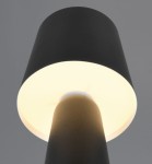 Czarna lampa stołowa Nubian z jedną oprawą E27, zbliżenie na klosz i podstawę. Klosz ma okrągły kształt, matową powierzchnię, a wnętrze jest jasne. Lampa stoi w pozycji pionowej, na szarym tle.