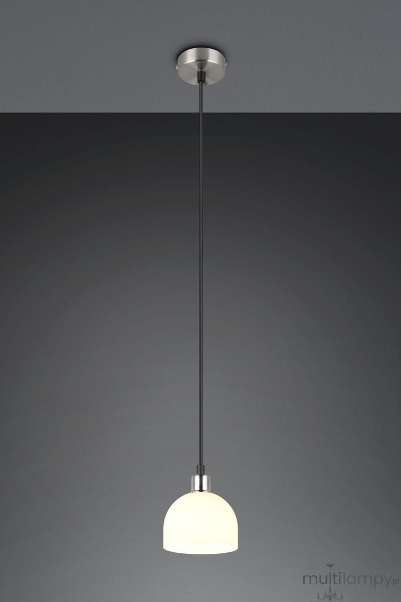 Lampa wisząca Molly 1xE14 w kolorze niklu i białym, z okrągłym kloszem. Ujęcie z boku, zawieszona na długim kablu, na jednolitym ciemnym tle. Klosz ma delikatny, zaokrąglony kształt, a metalowe wykończenie podkreśla nowoczesny styl.
