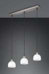 Lampa wisząca Molly 3xE14 w kolorze niklowym z trzema białymi kloszami w kształcie półkul. Produkt zawieszony na czarnych linkach z prostokątnym, metalowym mocowaniem. Ujęcie frontalne, na jednolitym tle.