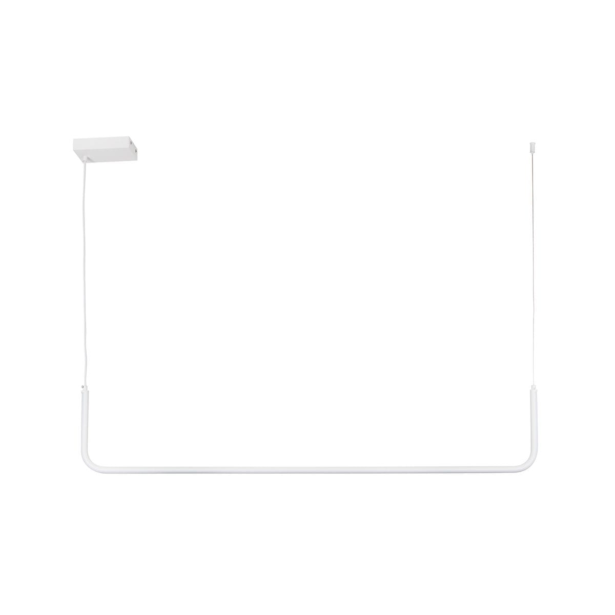 Lampa wisząca Minima 120 w kolorze białym z jedną żarówką LED o mocy 20W. Ma prosty, minimalistyczny kształt w formie poziomego prostokąta, zawieszona na cienkim przewodzie. Montaż sufitowy z płaskim elementem mocującym.