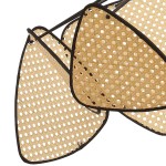 Lampa wisząca Natura 1xE27 w kolorze czarnym z rattanowym kloszem, prezentująca ażurowe, trójkątne elementy. Klosz z jasnożółtego rattanu, wykończony czarną ramką, podkreślający nowoczesny styl. Zawieszona w pionie, idealna do wnętrz.