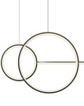 Lampa wisząca New Age w kolorze czarnym, z dwoma okrągłymi, podświetlanymi elementami LED w różnych rozmiarach. Zawieszona na cienkich linkach, idealna do nowoczesnych wnętrz. Wymiary i detale konstrukcyjne nie są widoczne.
