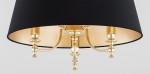 Lampa sufitowa Rosetta 3xE14 w kolorze złotym i czarnym. Okrągły klosz z czarnego materiału, wewnętrzna strona złota. Trzy złote ramiona z dekoracyjnymi elementami, umieszczone na centralnej podstawie. Ujęcie z dołu, pokazujące szczegóły konstrukcji.