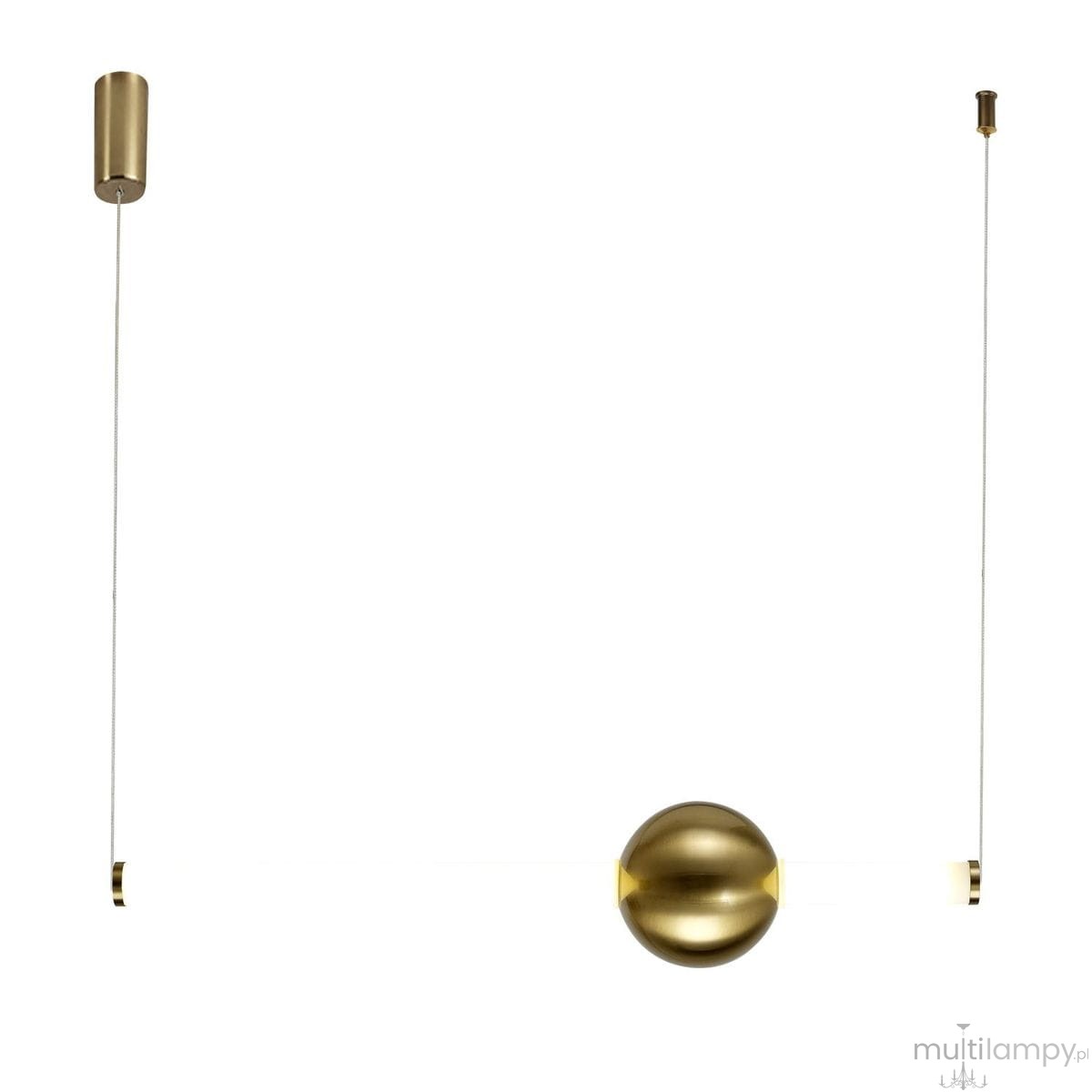 Lampa wisząca O-line 63 z mosiądzu, z pojedynczym źródłem światła LED 12W. Produkt zawieszony na cienkim drucie, z okrągłą, mosiężną obudową lampy. Prosty, nowoczesny design na białym tle.