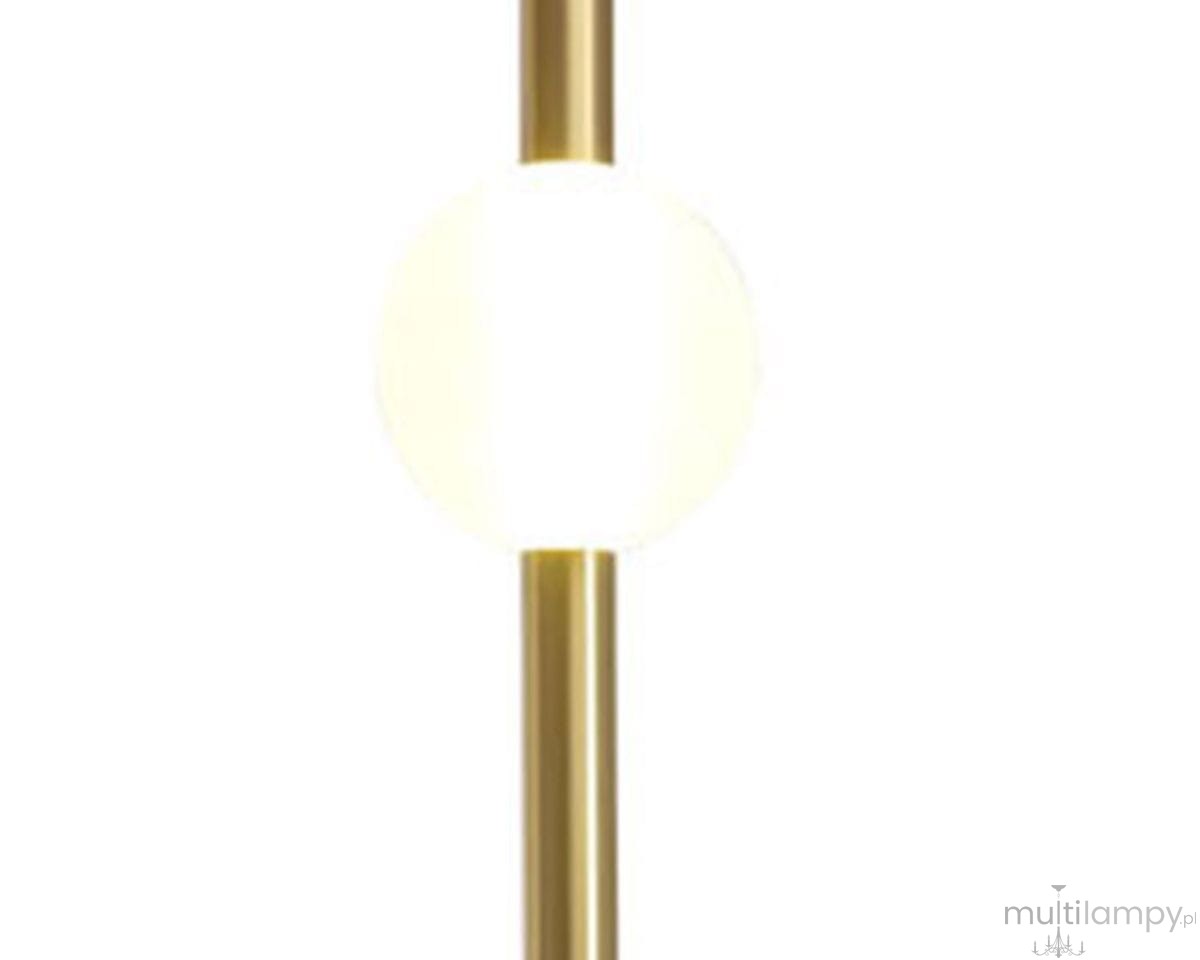 Lampa wisząca O-line 93 z mosiądzu, z pojedynczym źródłem światła LED o mocy 5W. Kształt prosty, z cylindrycznym uchwytem i okrągłą, białą kloszem. Ujęcie frontalne, na jednolitym tle, podkreślające elegancki design.