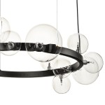 Lampa wisząca Orion z czarnym metalowym stelażem i 15 przezroczystymi kloszami w formie kul. Klosze rozmieszczone asymetrycznie na okręgu, z widocznymi mocowaniami. Ujęcie z boku, na białym tle.