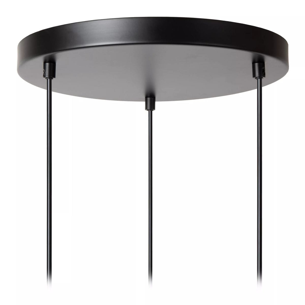 Lampa wisząca Chayanne z 3 gniazdami E14, w kolorze czarnym. Widoczna okrągła podsufitka z matowego metalu oraz trzy cienkie przewody. Produkt zaprojektowany do montażu sufitowego, idealny do nowoczesnych wnętrz.