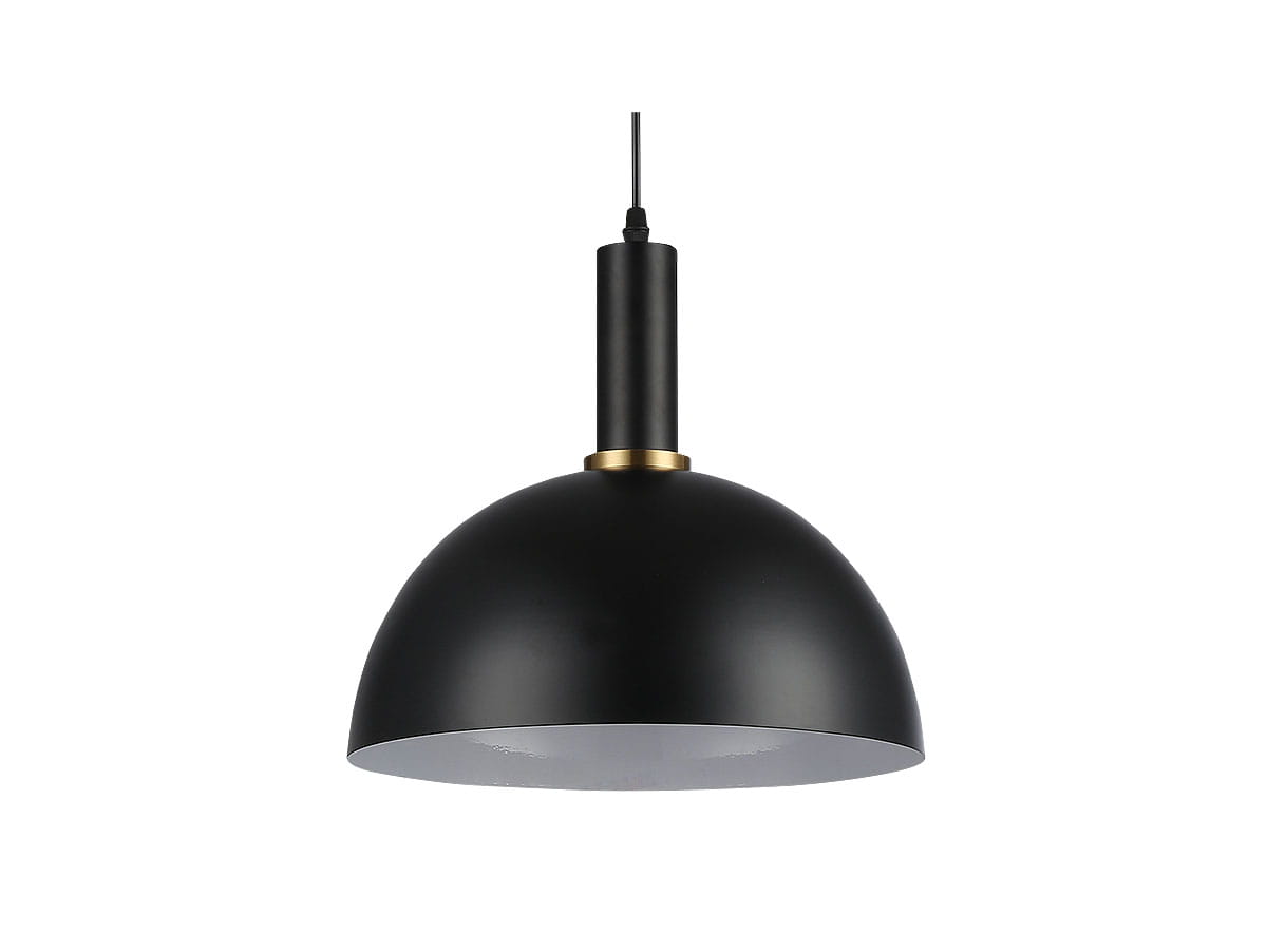 Lampa wisząca Koko 1xE27 w kolorze czarnym, o zaokrąglonym kloszu i metalowym wykończeniu. Zawieszona na cienkim przewodzie, z elementem w kolorze złotym przy mocowaniu. Idealna do nowoczesnych wnętrz.