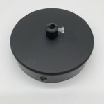 Czarna lampa wisząca Saucer z gniazdem E27, okrągła podstawka z matowej stali, widoczny otwór montażowy oraz gwint. Produkt leżący na białym tle, z wyraźnym detalem mocowania.