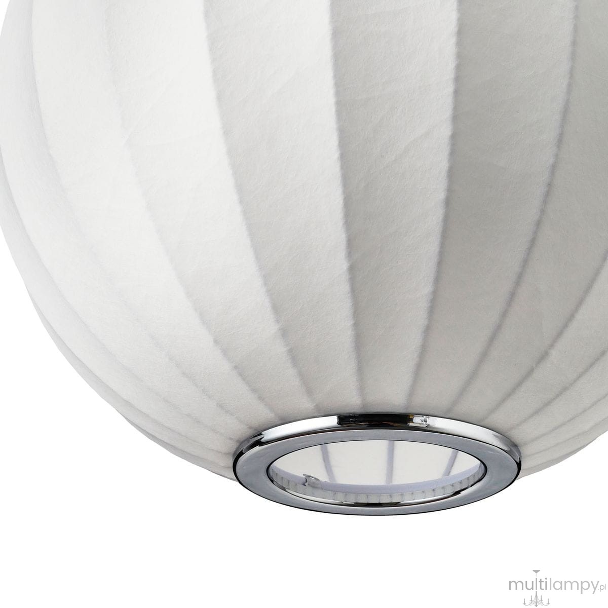 Lampa wisząca Silk D40 w kolorze białym z kloszem o teksturowanej powierzchni w formie kuli, z metalowym pierścieniem na dole. Widok zbliżony, ukazujący detale klosza i mocowania. Przeznaczona do żarówki E27.