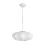 Lampa wisząca Silk X D40 w kolorze białym, z abażurem o owalnym kształcie, wykonanym z teksturowanego materiału. Zawieszona na białym przewodzie, z mocowaniem sufitowym w kolorze białym. Przeznaczona na żarówkę E27.