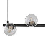 Lampa wisząca Simply w kolorze czarnym z sześcioma oprawami G9. Posiada szklane klosze w kształcie kul, zawieszona na cienkim metalowym stelażu. Klosze odsłaniają źródła światła, co podkreśla nowoczesny design.