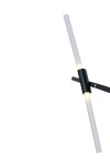 Lampa wisząca Sticks w kolorze czarnym z 10 punktami świetlnymi G9. Konstrukcja z metalowym elementem w kształcie krzyża, z dwoma białymi, cylindrycznymi kloszami. Ujęcie z boku, ukazujące detale montażowe i źródła światła.