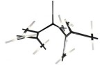 Czarna lampa wisząca Sticks z 14 źródłami światła G9. Nowoczesny, organiczny kształt z metalowymi gałęziami i białymi kloszami, rozłożona w formie nieformalnej struktury, montowana sufitowo.