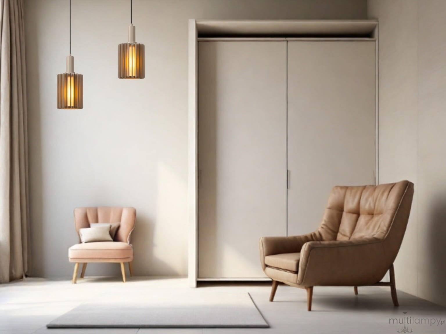Lambres lampa wisząca 1xE27 w kolorze szarym, z cylindrycznym kloszem o żłobionej fakturze, zawieszona na czarnym przewodzie. W tle widoczny nowoczesny salon z beżowym fotelem i szafą.