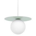 Lampa wisząca Robin D18 w kolorze miętowym i białym, z okrągłym, matowym kloszem i płaskim, miętowym daszkiem. Zawieszona na białym kablu, w ujęciu frontalnym. Idealna do nowoczesnych wnętrz.
