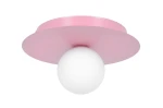 Lampa sufitowa Robin D25 w kolorze różowym i białym, z okrągłym kloszem z białego szkła. Ujęcie frontalne, produkt zamontowany na suficie. Metalowa podstawa w różowym odcieniu, z widocznym miejscem na żarówkę G9.