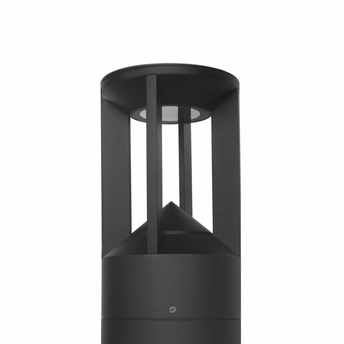 Lampa ogrodowa Nomad H60 w kolorze czarnym, z jedną diodą LED o mocy 10W. Stojąca konstrukcja z cylindrycznym korpusem i otwartą górą, zapewnia nowoczesny wygląd i efektywne oświetlenie. Widoczny detal: stożkowy element wewnętrzny.