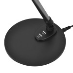 Czarna lampka biurkowa Bolek K-BL1527 z jedną diodą LED 7W, z okrągłą podstawą. Widoczny przycisk z funkcjami ON/OFF oraz regulacji ciepłoty barwowej 3000-6000K. Kabel zasilający podłączony do podstawy.