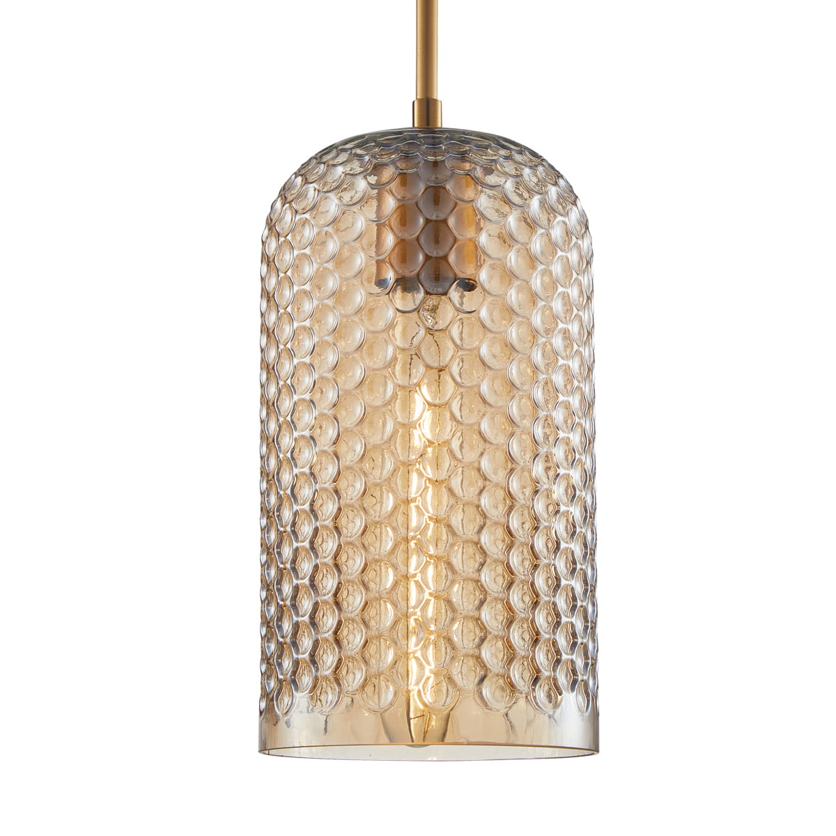 Lampa wisząca Renti z kloszem w bursztynowym kolorze, o fakturze heksagonalnych wypukłości, z metalowym uchwytem w złotym odcieniu. Wyposażona w gniazdo E27, zawieszona w pionie. Idealna do nowoczesnych wnętrz.