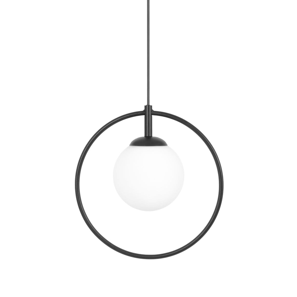 Lampa wisząca Geo 1xE14 w kolorze czarnym i białym. Okrągła metalowa konstrukcja z czarnym wykończeniem, zawieszona na cienkim przewodzie. Biała, szklana kula o gładkiej powierzchni umieszczona w centralnym miejscu.