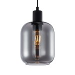 Lampa wisząca Zona z dymionym kloszem w kolorze czarnym, z oprawą E27. Posiada okrągły, szklany klosz oraz widoczny żarówkę w środku. Ujęcie z góry, zawieszona na cienkim kablu. Idealna do nowoczesnych wnętrz.