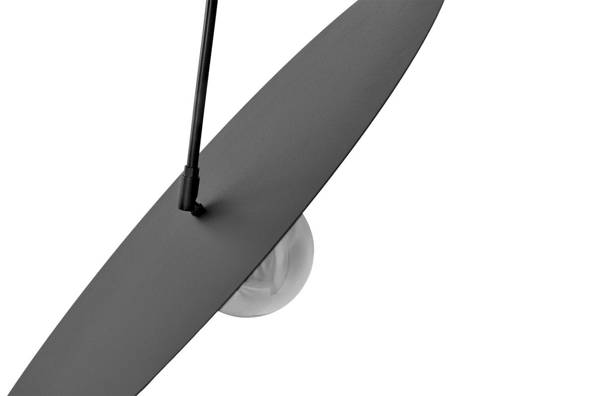 Lampa wisząca Fermi D60 w kolorze czarnym i grafitowym, z jedną oprawą na żarówkę G9. Widoczny jest okrągły klosz oraz prosta, matowa podstawa w kształcie elipsy. Ujęcie z góry, pokazujące szczegóły mocowania i kształt lampy.