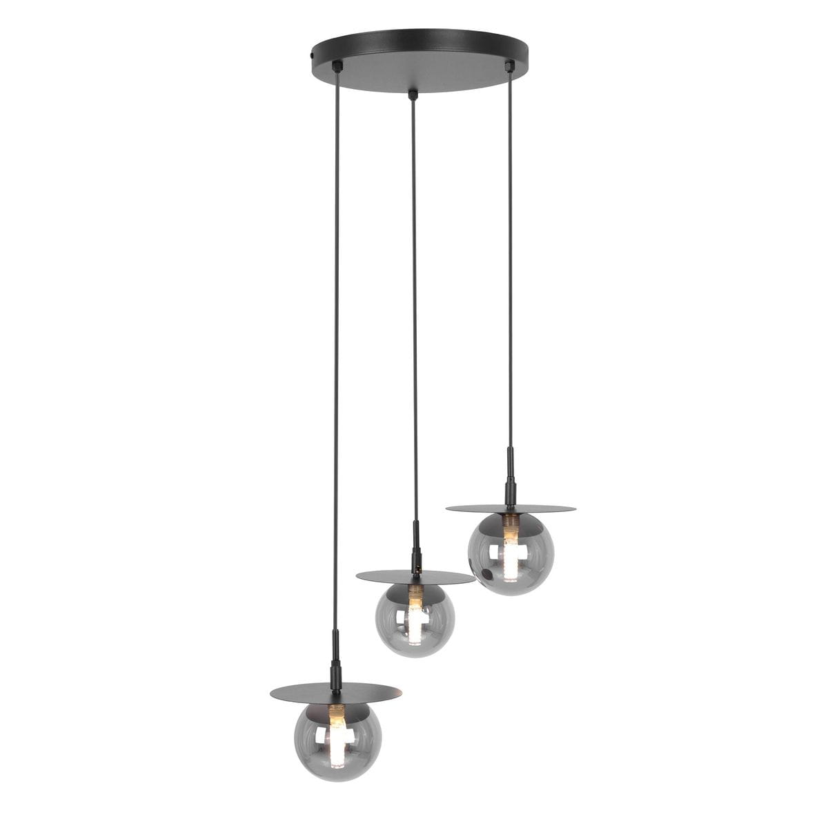 Lampa wisząca Fermi z trzema kloszami, czarna i grafitowa, z przezroczystymi kulistymi kloszami. Zawieszona na trzech cienkich linkach, z płaskimi podstawami. Kształt nowoczesny, idealna do stylowych wnętrz.